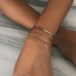 *DAHLIA* Gold Layered Fashion Chain Bracelet